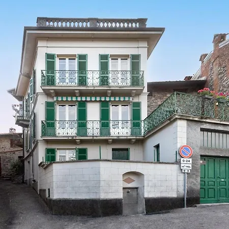 Palazzo Rondinella By Casa Da Vila Castello (Varese)