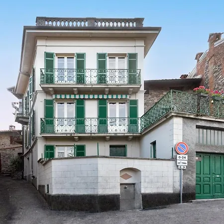 Palazzo Rondinella By Casa Da Villa Castello (Varese)